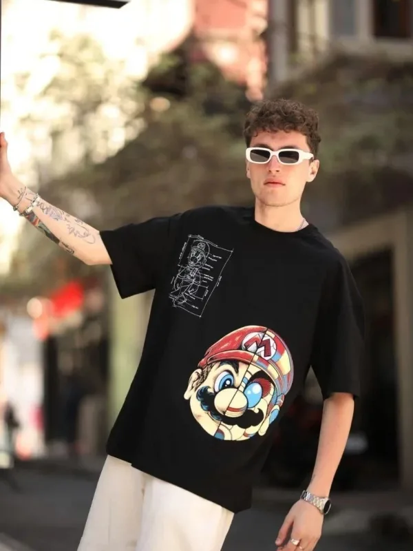 Машки црн oversize велосипед јака со Mario принт маица 2