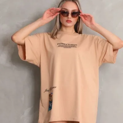 Γυναικείο Μπεζ Oversize Στρογγυλό Λαιμό Τυπωμένο Κοντομάνικο Μπλουζάκι 1