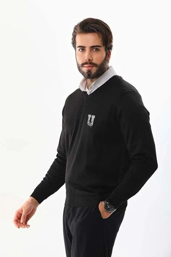 Pánský černý V-výstřih potištěný tkaný trikotový svetr