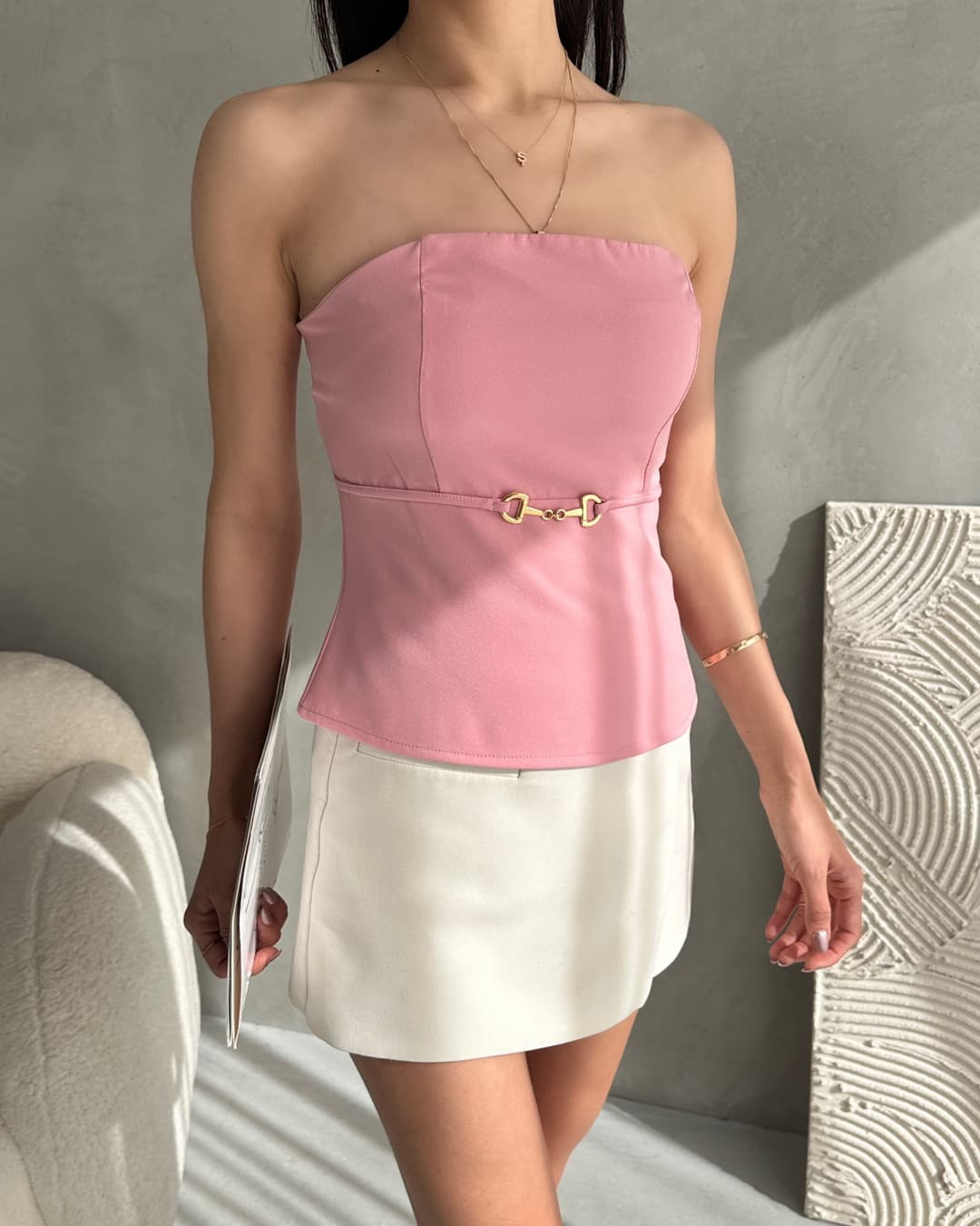 Puder kremska bluza sa strapless krojem i kopčom na struku 3