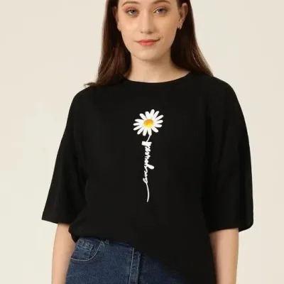 Női Fekete Oversize Kerékpárnyakú Pitypang Nyomott Póló 3