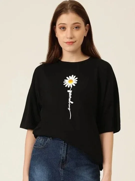 Női Fekete Oversize Kerékpárnyakú Pitypang Nyomott Póló 3