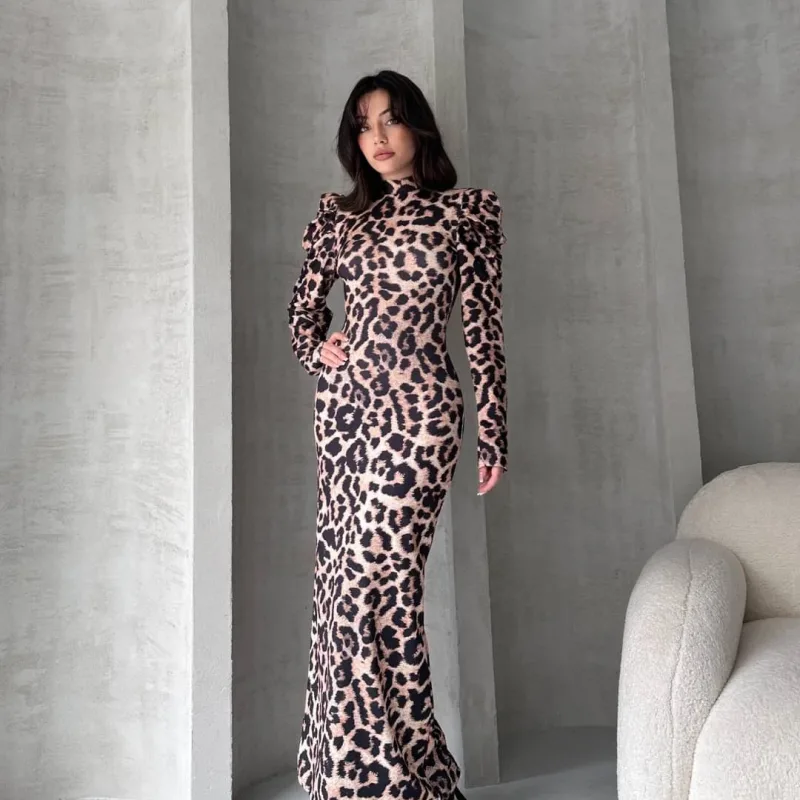 Sırt Dekolteli Leopar Desenli Elbise Beyaz