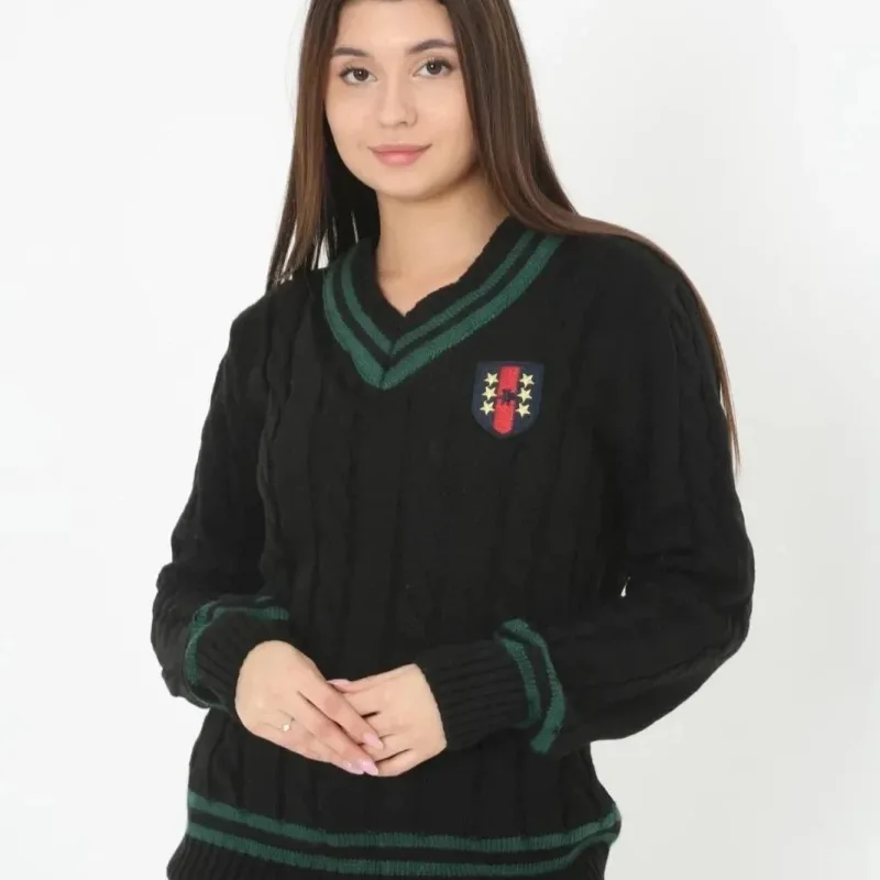ქალის შავი V-კისრის ნაქსოვი კარდიგანი