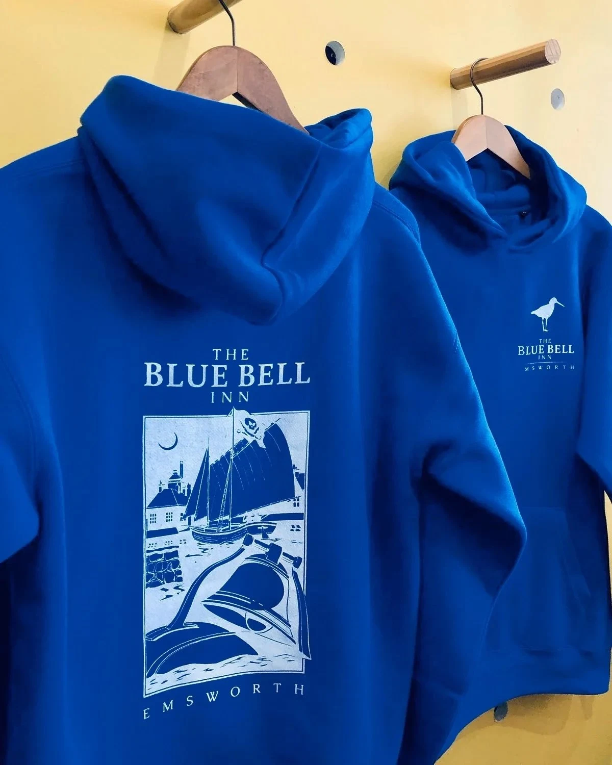 Férfi Sötétkék 3 Szálas Pamut Nyomott Kapucnis Zsebes Sweatshirt