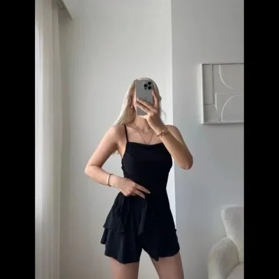 Qadın Qara Mini Etek Görünümlü Büzməli Şortlu Don 2