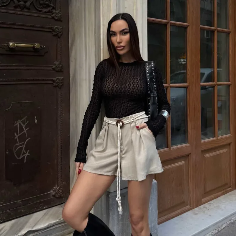 Μπεζ Πλισέ Μίνι Σορτς με Πλεκτή Ζώνη