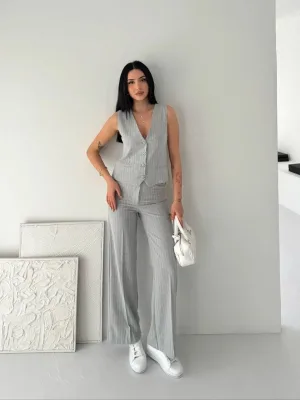 Dámský šedý pruhovaný set z látky Tansel: elegantní do kanceláře