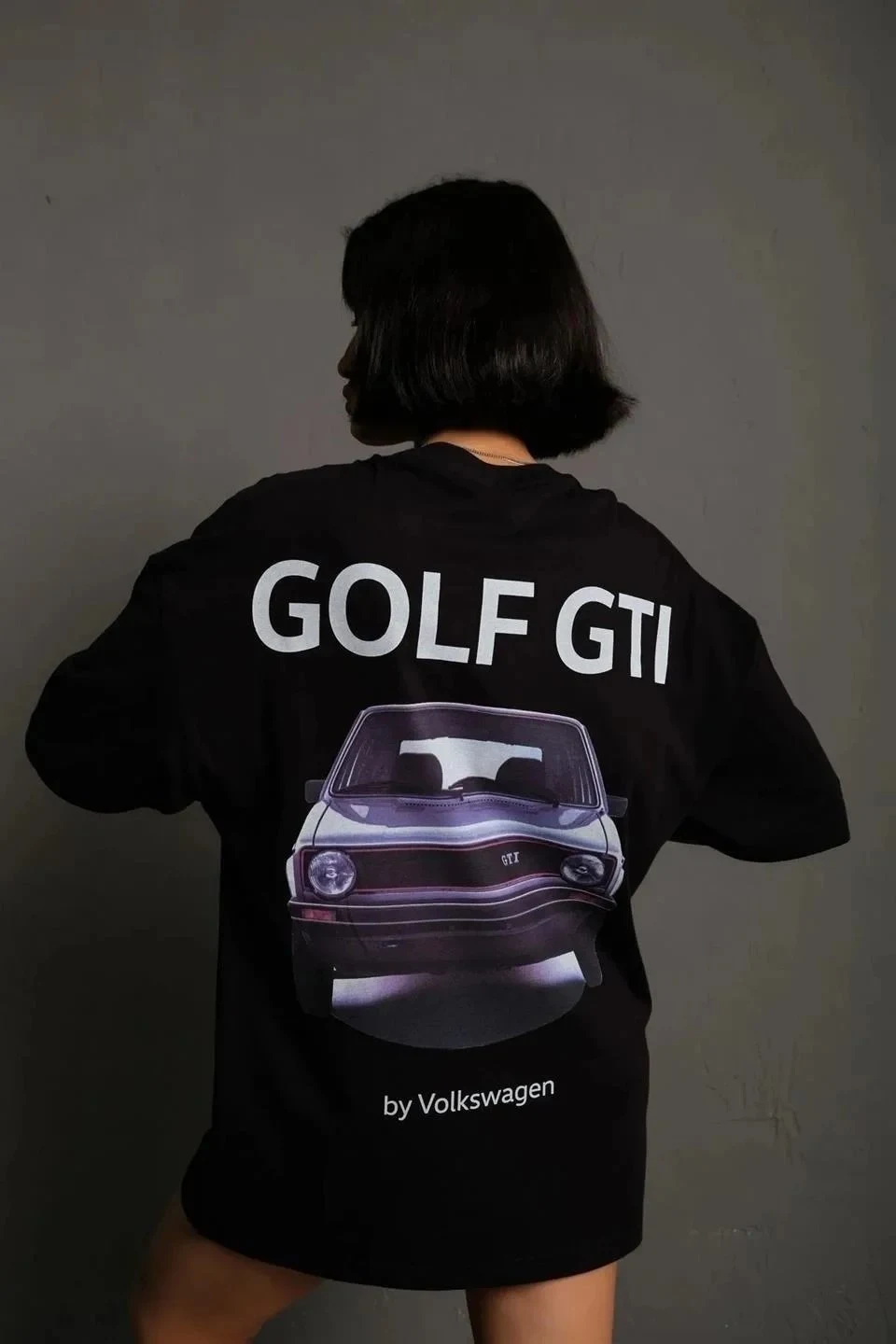 Ženska crna oversized s printom retro Golf GTI automobila majica