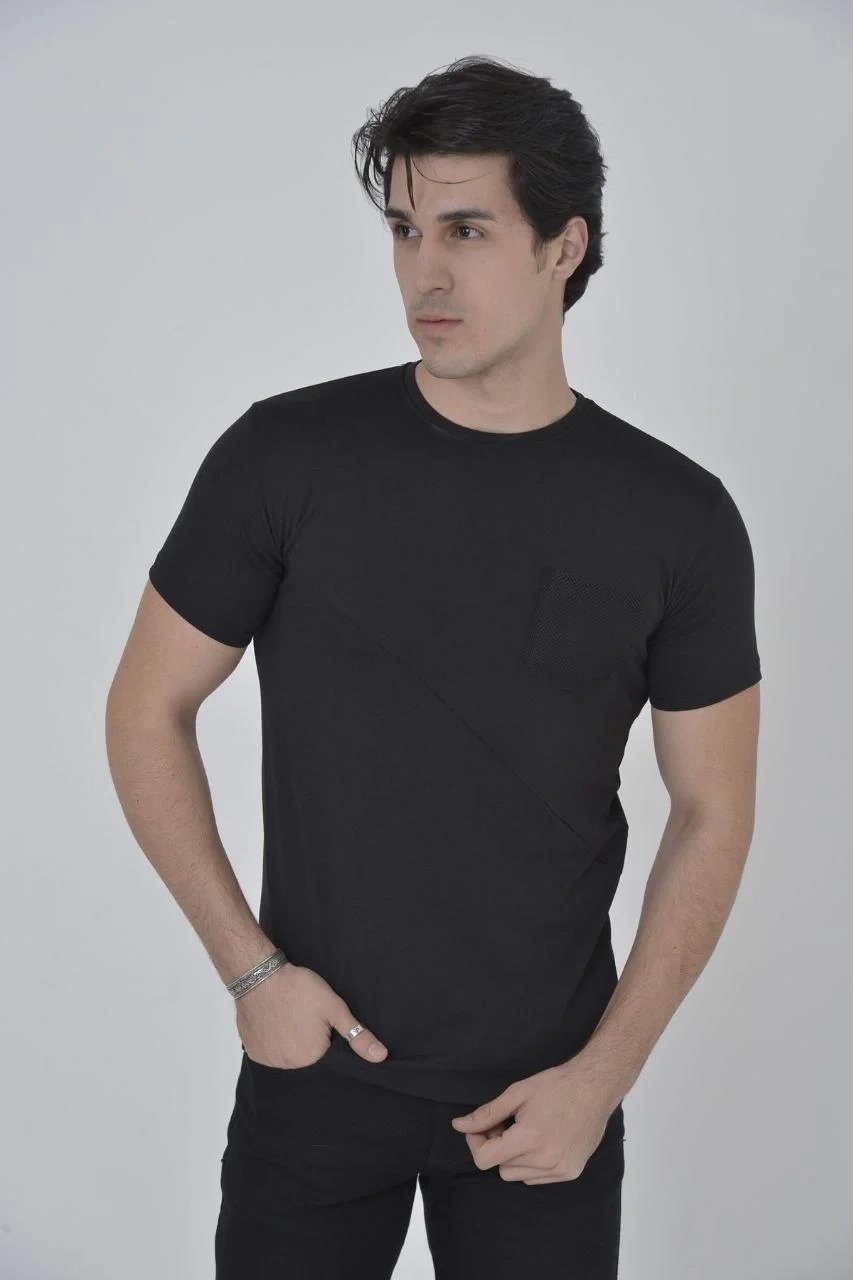 Ανδρικό Μαύρο Στενό T-shirt με Δικτυωτή Τσέπη και Στρογγυλή Λαιμόκοψη