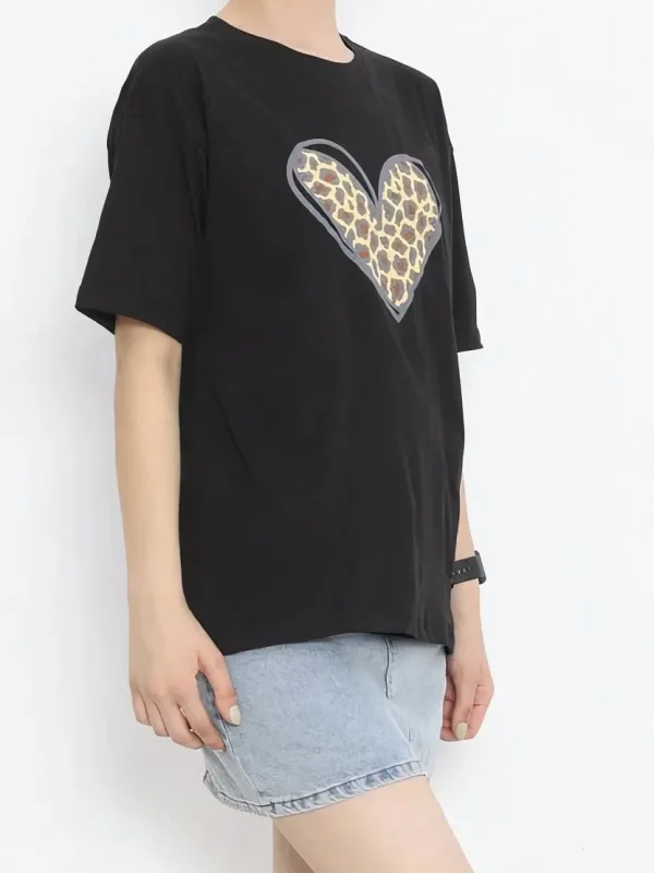 Női Fekete Oversize Leopárd Szív Nyomott Kerékpárnyakú Póló 2