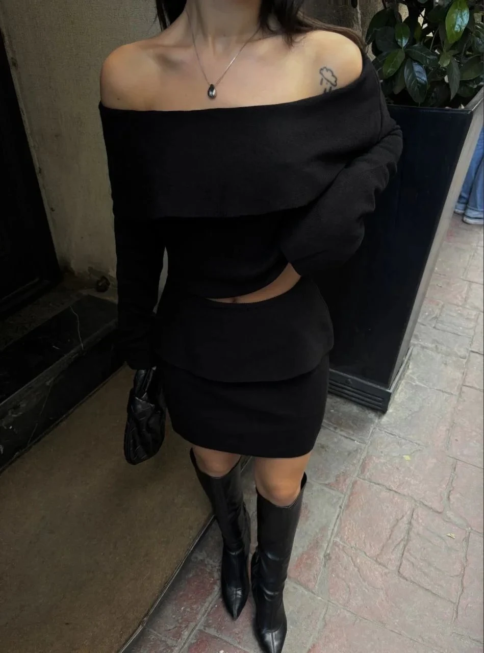 Női fekete strapless Carmen nyakú crop top kötött szett