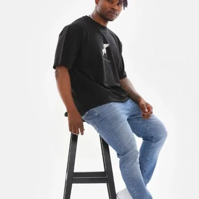 Férfi fekete kerékpárnyakú nyomott oversized póló 4