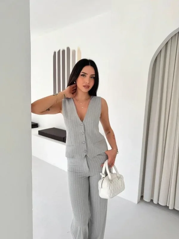 Dámský šedý pruhovaný set z látky Tansel: elegantní do kanceláře 4
