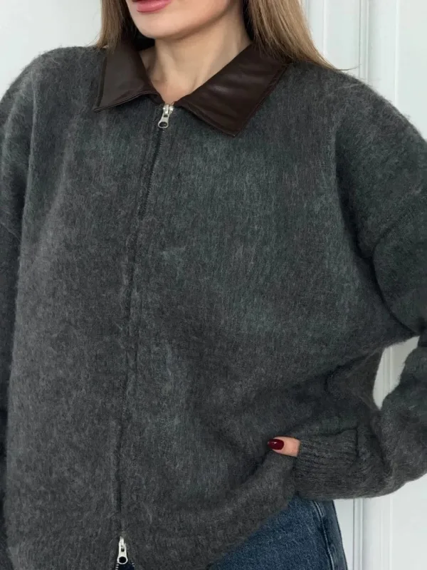 Dámsky dymový kabát s koženým golierom, obojstranným zipsom a bavlnenou textúrou 4