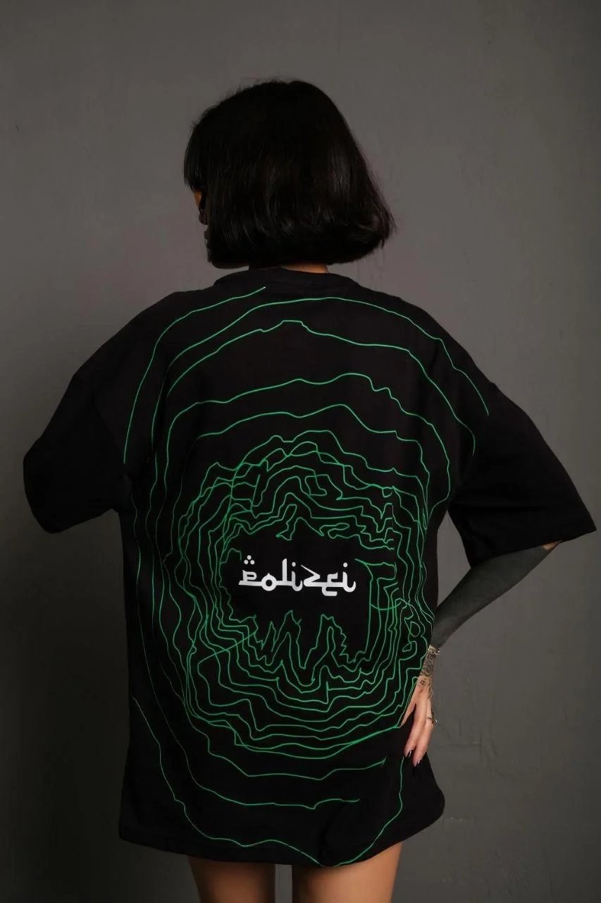 Γυναικείο Μαύρο Oversize Κοντομάνικο T-shirt με Στρογγυλή Λαιμόκοψη και Τύπωμα στην Πλάτη