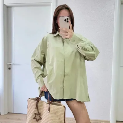 Women's Green Poplin Collar Side Slit Back Dart Detail Shirt 4