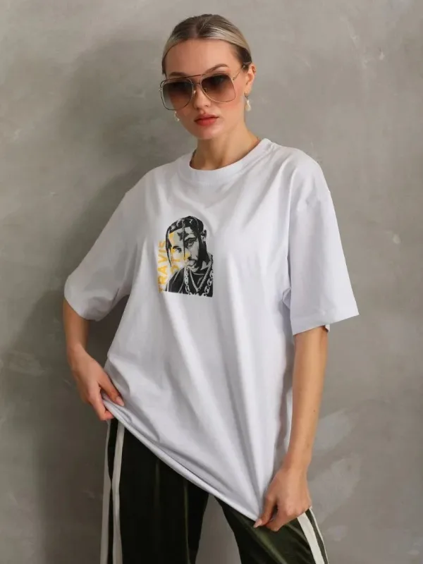 Damski oversize T-shirt biały, dekolt w serek, nadruk 6