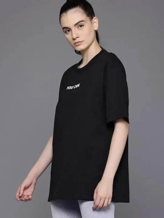 Женска црна oversize бициклистичка јака отпечаток маица 2