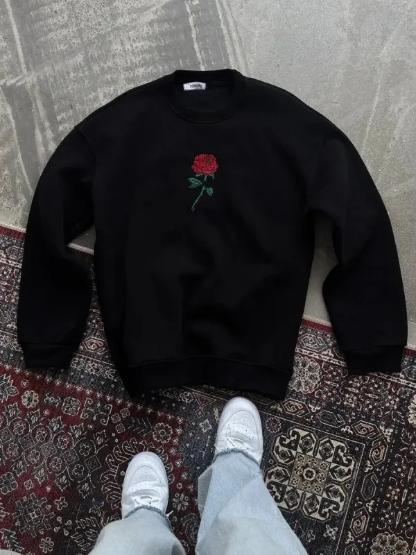 Dámský černý oversized bavlněný sweatshirt s kapucí a potiskem růže 4