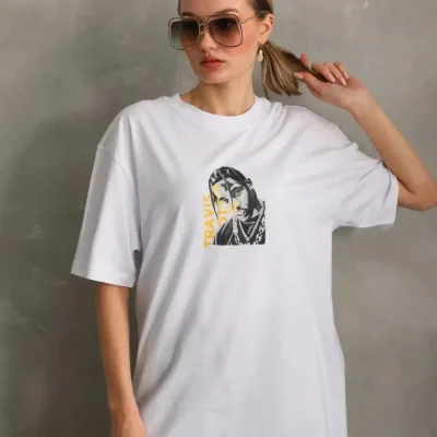 Damski oversize T-shirt biały, dekolt w serek, nadruk 4