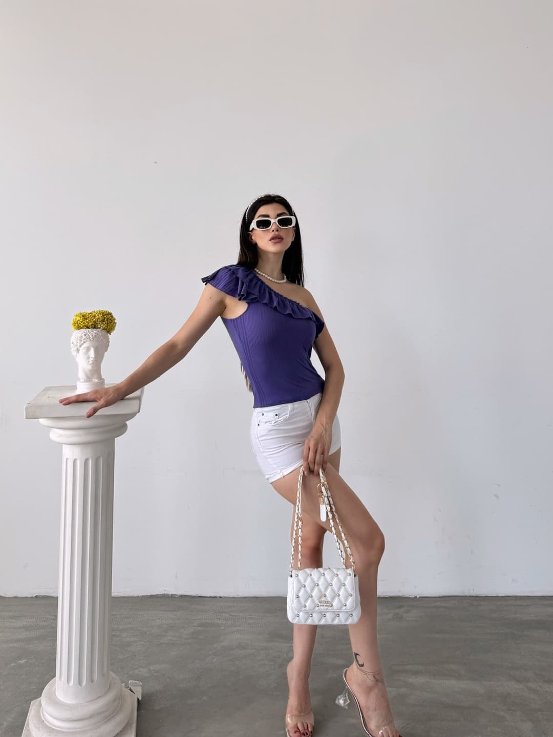 Tək çiyin fırfır detallı bluz bənövşəyi