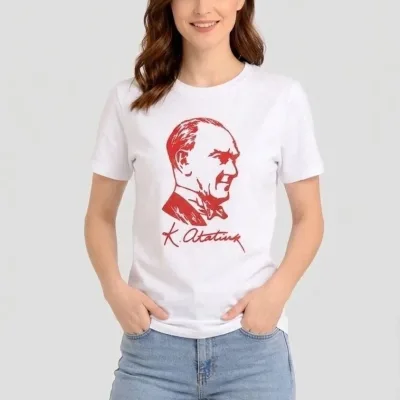 Bluzë për femra, ngjyrë e bardhë, me jakë biçiklete dhe print Ataturk 2
