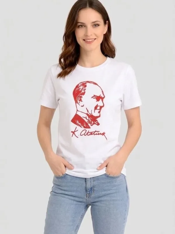 Bluzë për femra, ngjyrë e bardhë, me jakë biçiklete dhe print Ataturk 2