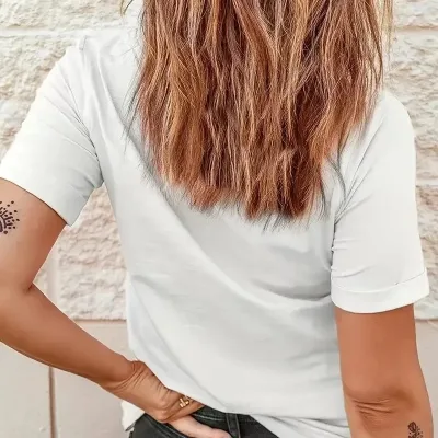 Ženska bela oversized biciklistička kragna srce print majica 3