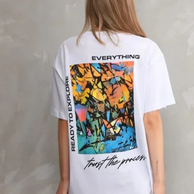 Ženska bela oversize bicikli kragna štampana majica 7