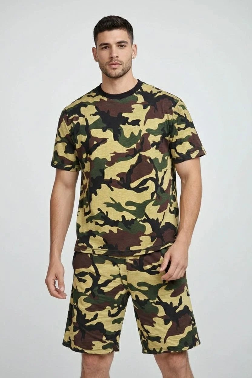 Męski zestaw sportowy w kamuflażu, regular fit, T-shirt i szorty, 2 sztuki