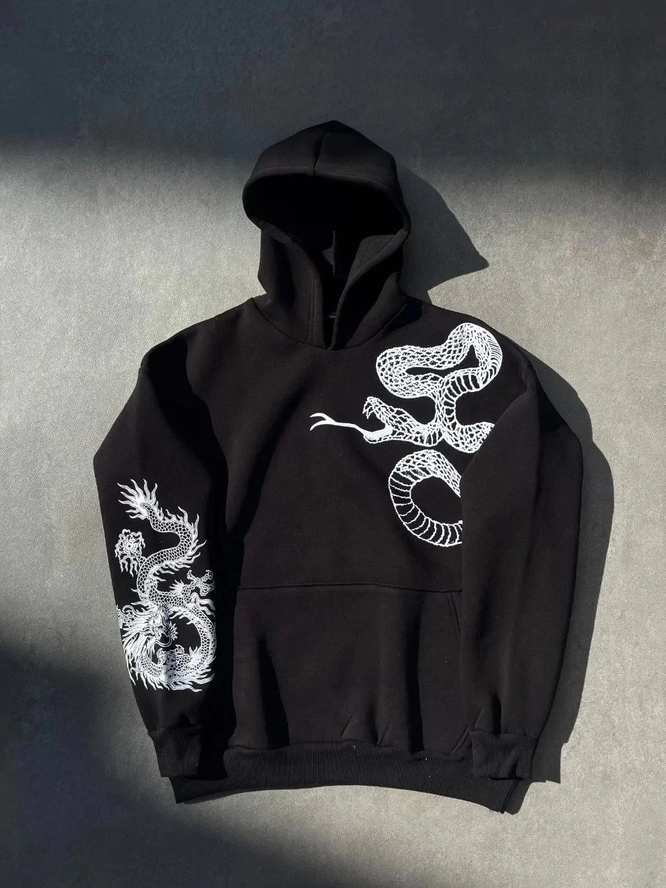 Ženska crna oversize kapuljača s džepovima s printom pamučna hoodie