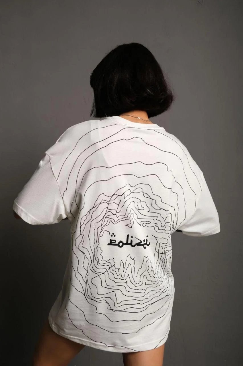 Γυναικείο Λευκό Oversize T-shirt με Στρογγυλή Λαιμόκοψη και Τύπωμα στην Πλάτη