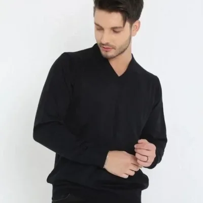 Muški crni V-izrez dugi rukav ravni pleteni džemper 1