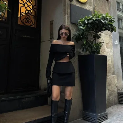 Női fekete strapless Carmen nyakú crop top kötött szett 5