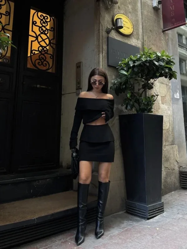 Női fekete strapless Carmen nyakú crop top kötött szett 5