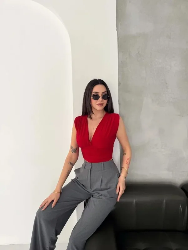 Ženska crvena V izrez sa jastučićima bez rukava drapirani likra crop bluza 3