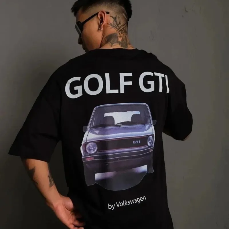 T-Shirta Mêran a Reş a Oversize ya Bi Çapa Otomobîlên Retro
