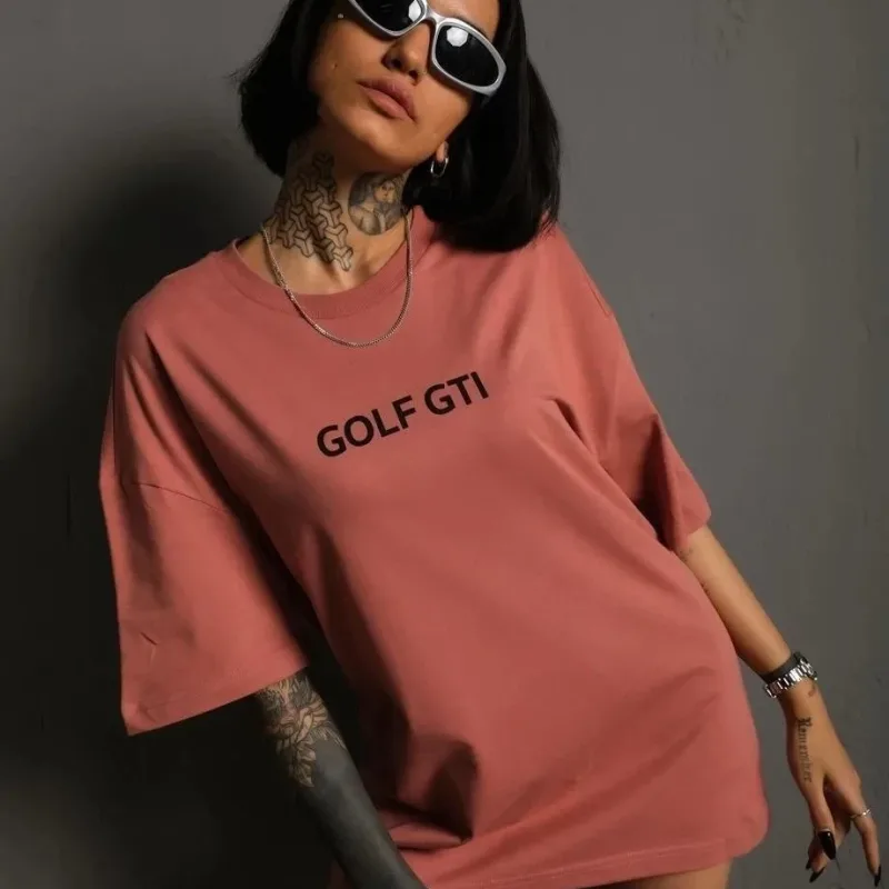 Dámske ružovo suché oversize tričko s retro potlačou auta Golf GTI