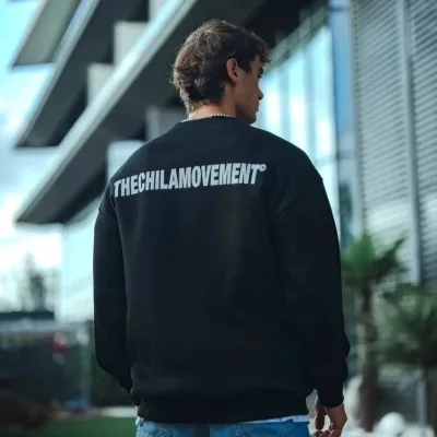 Sweatshirtê Mêran ê Reş ê Oversize ê Bi Stûyê Bisîkletê, 3 Têlên Pembo, Çapkirî 2