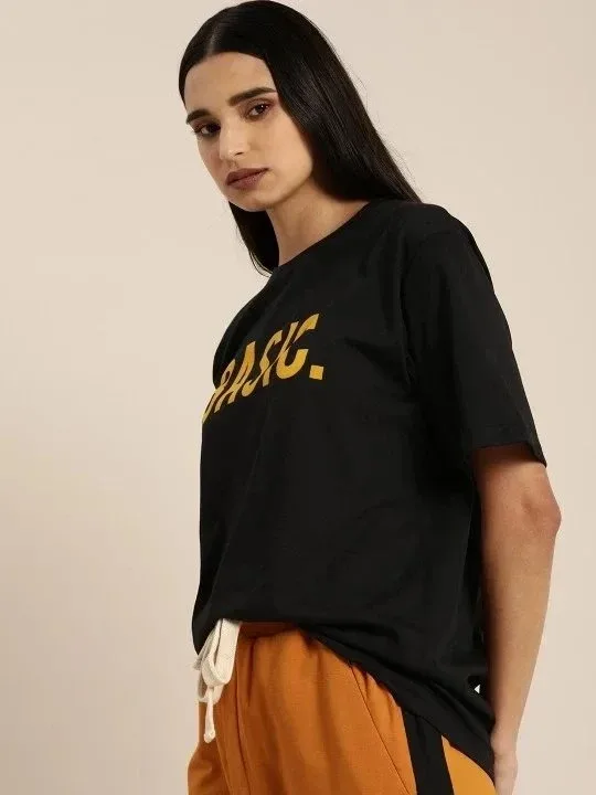 Női Fekete Kerékpárnyakú Nyomott Basic Póló 2