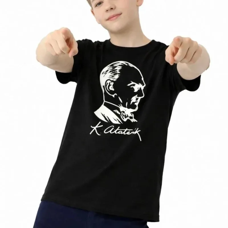 Dečija Crna Ataturk Print Okrugli Izrez Majica