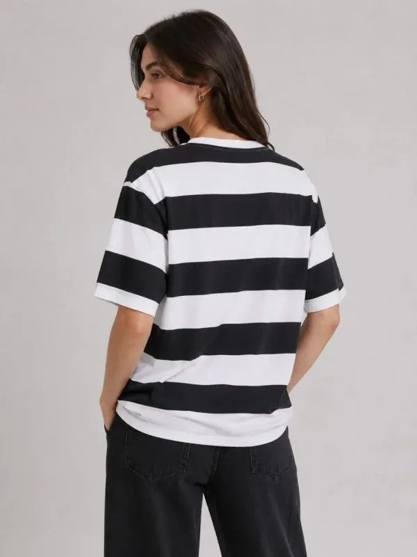 Γυναικείο Μαύρο Oversize Ποδήλατο Λαιμό Ριγέ Κοντομάνικο Τ-Shirt 2