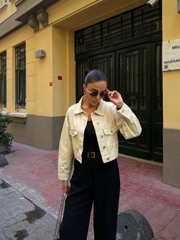 Çift Cep Denim Crop Ceket Bej 4
