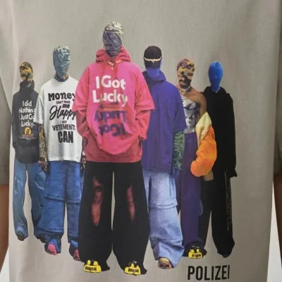 Tîşorta Mêran a Gewr a Oversize Bi Stûyê Bisîkletê û Çapkirî 2