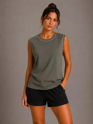 Γυναικείο Χακί Βασικό Αμάνικο Tank Top με Στρογγυλή Λαιμόκοψη και Αντίθετες Ραφές