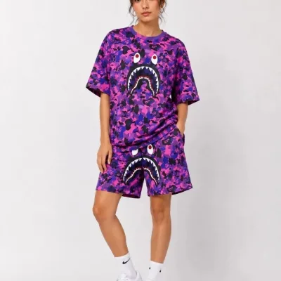 Set për femra, bluzë oversize me qëndisje dhe pantallona të shkurtra me xhepa ngjyrë vjollcë 1