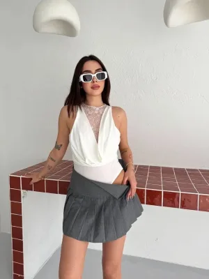 Ženski bijeli čipka detalji duboki dekolte bez rukava body