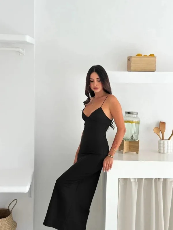Femeie Rochie Neagră Elegantă, Lungă, cu Decolteu în V, Mulate, de Seară 1