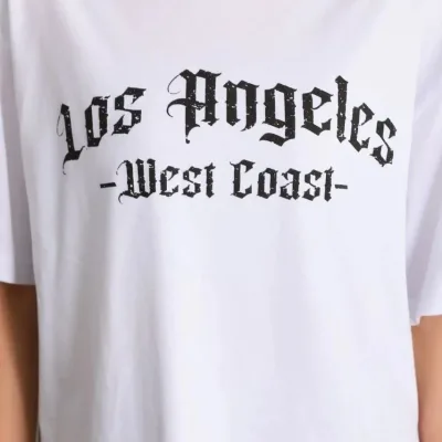 Damski oversize T-shirt biały, dekolt w serek, nadruk 3